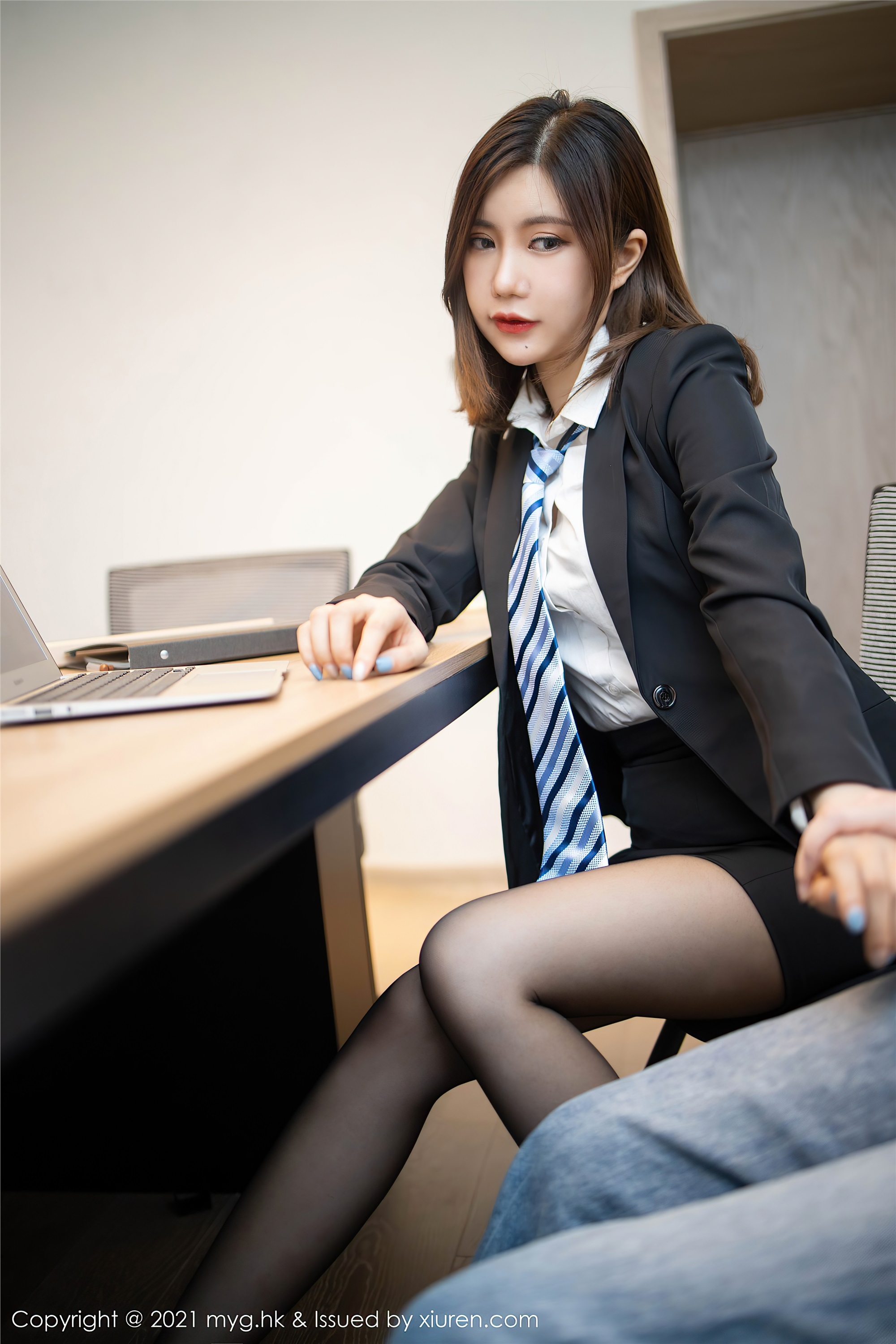 Plot Secretary of carina